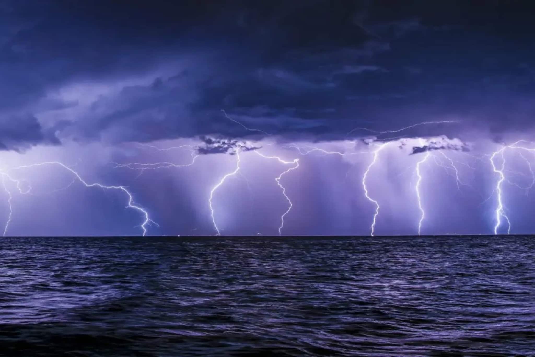 ২ ঘণ্টায় ধেয়ে আসছে জেলায়-জেলায় দুর্যোগ, ঝড়বৃষ্টিতে নাজেহাল জেলার পর জেলা 