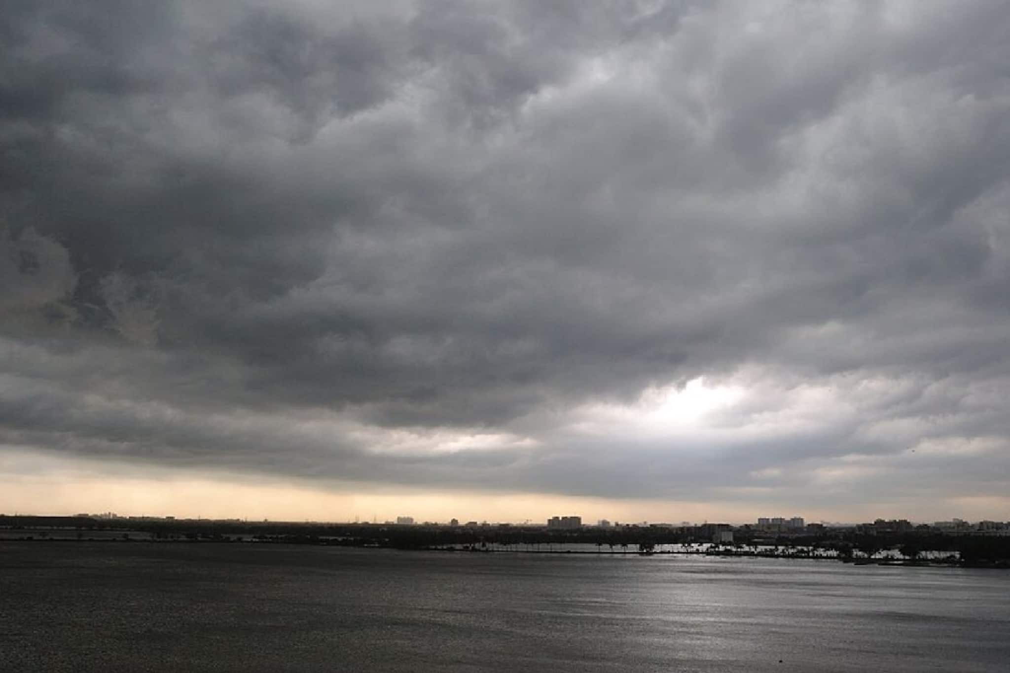 আজও হবে লন্ডভন্ড! ধেয়ে আসছে ঝড়, বাজের আওয়াজে হবে বৃষ্টির দাপট