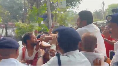 তৃণমূল-বিজেপি কর্মী সমর্থকদের মধ্যে হাতাহাতি৷ 