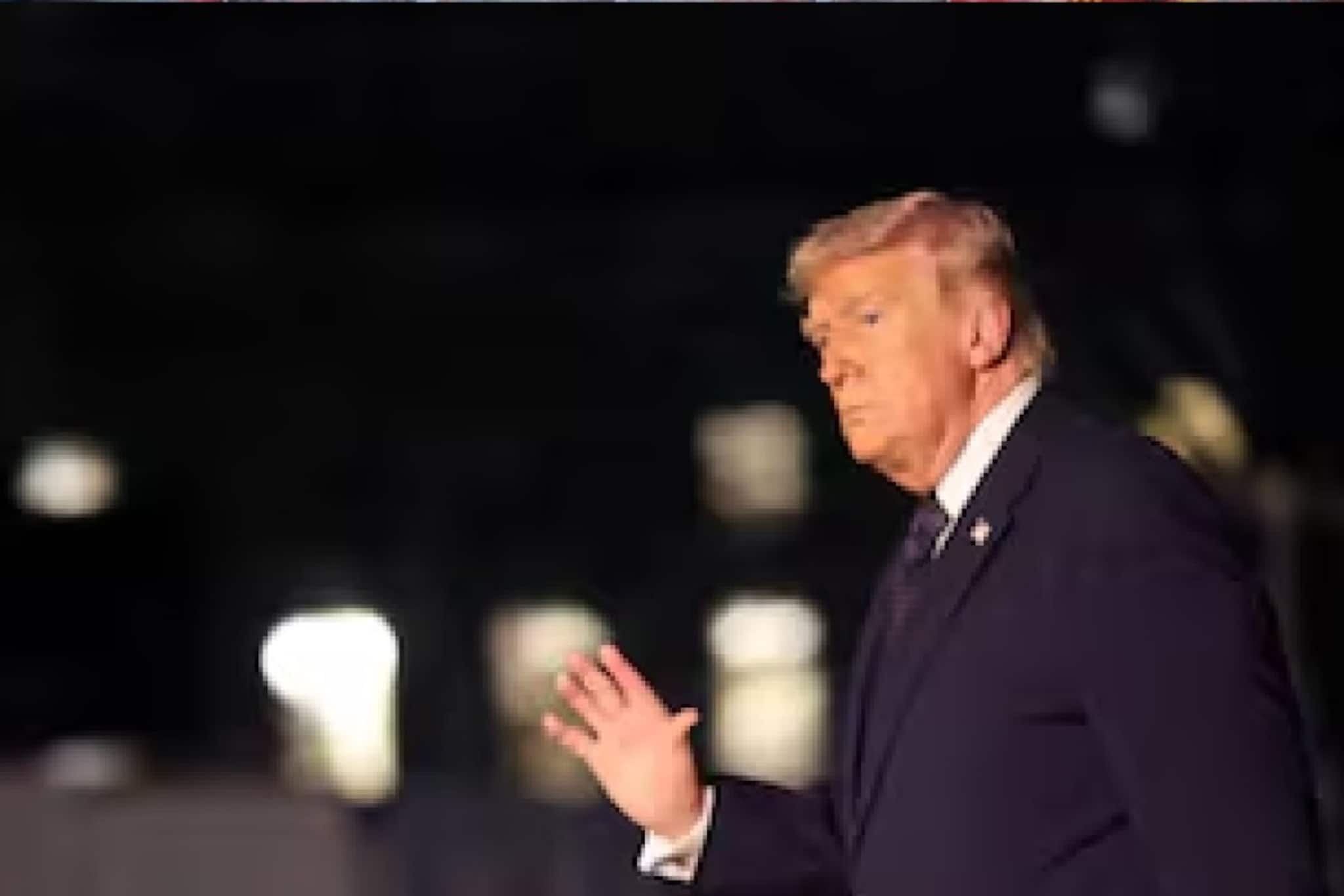 অনেক হয়েছে, এবার কি যুদ্ধে ইতি?  'খুবই মরিয়া হয়ে...' ইরানের সঙ্গে আলোচনার ইঙ্গিত ট্রাম্পের