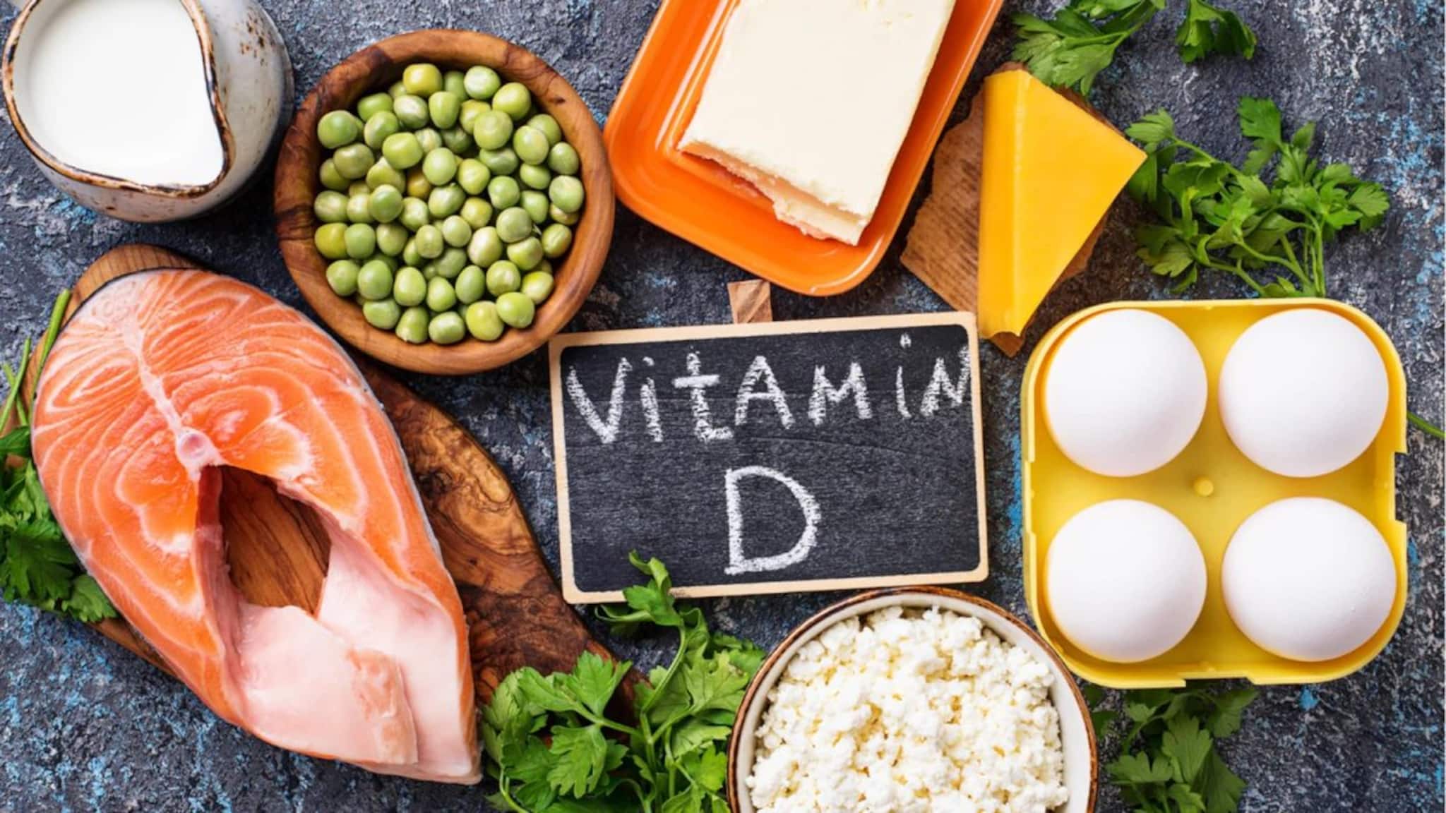Vitamin D Rich Foods: এসি ঘরে বসে কাজ? রোদ পোহানোর সময় নেই! ভিটামিন ডি-র ঘাটতি পূরণ করতে কোন কোন খাবার খেতেই হবে