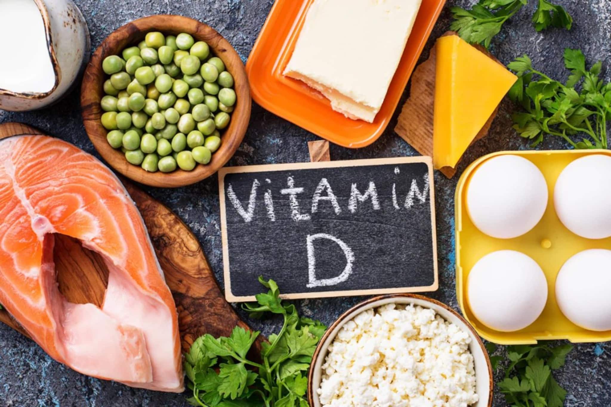 এসি ঘরে বসে কাজ? রোদ পোহানোর সময় নেই! ভিটামিন ডি-র ঘাটতি পূরণ করতে কোন কোন খাবার খেতেই হবে