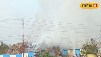 পৌরনিগমের আবর্জনার পাহাড়ে দাউদাউ করে আগুন, দিনেও জাতীয় সড়কে দেখা যাচ্ছে না কিছু