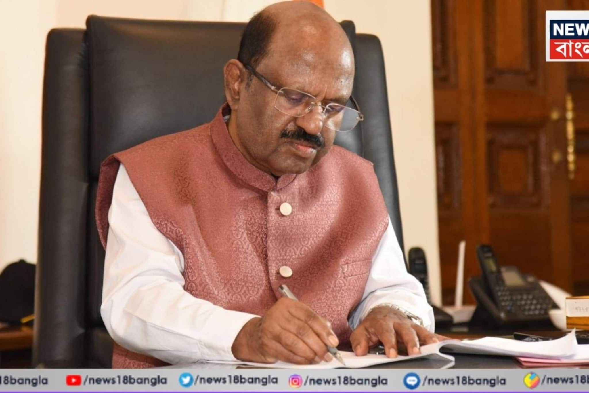 ছাব্বিশের ভোটের আগেই রাজভবন ছাড়লেন সিভি আনন্দ বোস, রাজ্যপালের ইস্তফা গ্রহণ রাষ্ট্রপতির