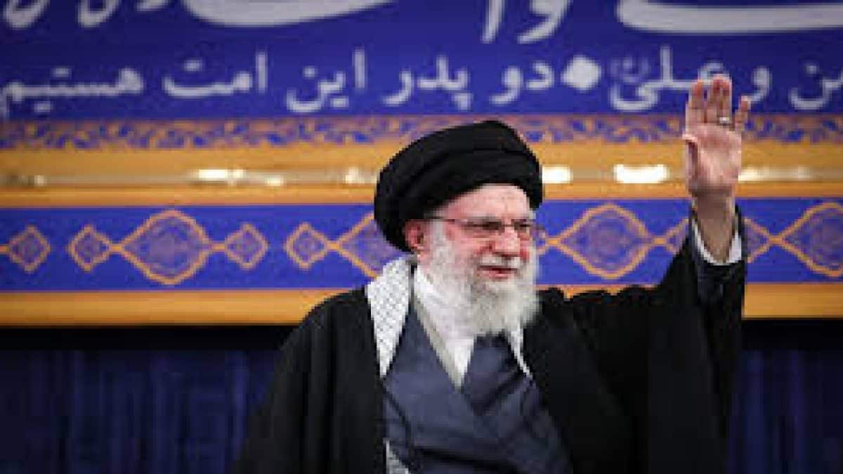 ৩৭ বছর ধরে ইরান শাসন করা সর্বোচ্চ নেতা! জানেন, কে ছিলেন আয়াতোল্লা আলি খামেনেই? ৩৭ বছর ধরে ইরান শাসন করা সর্বোচ্চ নেতা! জানেন, কে ছিলেন আয়াতোল্লা আলি খামেনেই?