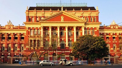 কোনও মতে এক-তরকারি ভাত! গ্যাস নেই, অসহায় রাইটার্স বিল্ডিংয়ের ক্যান্টিন! বন্ধ করে দিতেই হবে? আক্ষেপ কর্মীদের!  