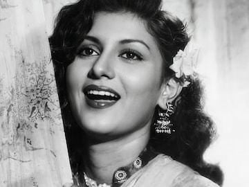 বলিউডের 'নায়িকা' হওয়া হল না, হয়ে গেলেন 'ভিলেন', বাড়ি বাড়ি করেছেন পরিচারিকার কাজ, বিয়ের পরেই দেউলিয়া, অর্থকষ্টেই চলে গেলেন, বলুন তো কে?