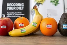 fruit sticker meaning: ফলের গায়ে স্টিকার তো দেখেছেন! আপনার কি মনে হয় ফলের স্টিকারগুলো শুধু দামের জন্যই? জেনে নিন এগুলোর আসল অর্থ কী...