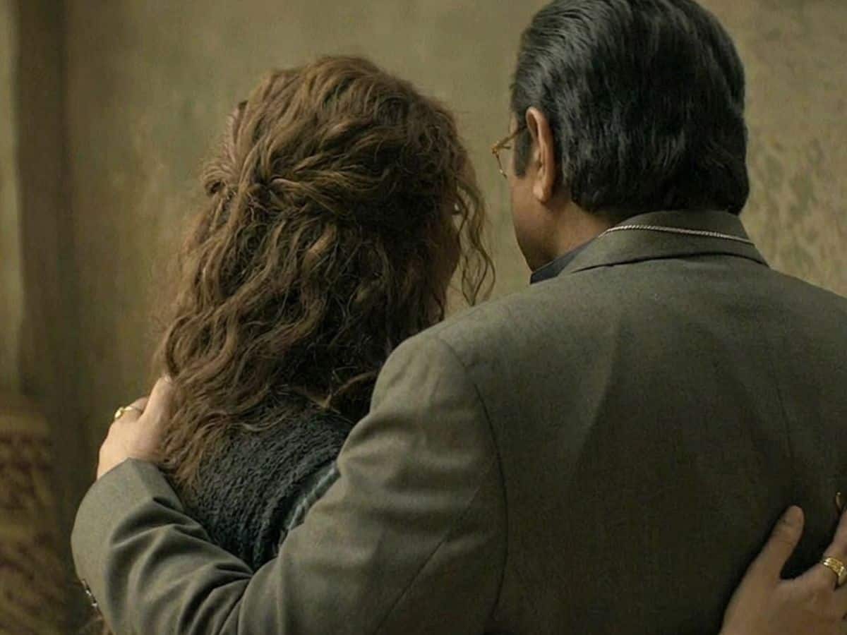 Guess the Actor: ‘চুম্বন থেকে আদর, বিতর্ক থামছেই না…!’ এক ছবিতেই রাতারাতি ‘সুপারস্টার’, দাঁপিয়ে বেড়াচ্ছেন বলিউডে, কে এই অভিনেতা? চিনতে পারলেন