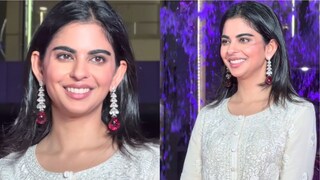 ৩ বছরে এনএমএসিসি: ক্লাসিক স্যুটে এলিগ্যান্স বাড়াতে শুধু কানের দুলই যথেষ্ট, প্রমাণ দিলেন ইশা! ৩ বছরে এনএমএসিসি: ক্লাসিক স্যুটে এলিগ্যান্স বাড়াতে শুধু কানের দুলই যথেষ্ট, প্রমাণ দিলেন ইশা!