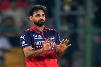 ২০০ উইকেট ! আইপিএলে নয়া নজির ভুবনেশ্বর কুমারের, প্রথম পেসার হিসেবে উইকেটের ‘ডবল সেঞ্চুরি’