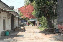 টালিগঞ্জের স্টুডিওগুলি ফাঁকা... কেউ আসেনি কাজে ! চলছে শিল্পী ও কলাকুশলীদের কর্মবিরতি