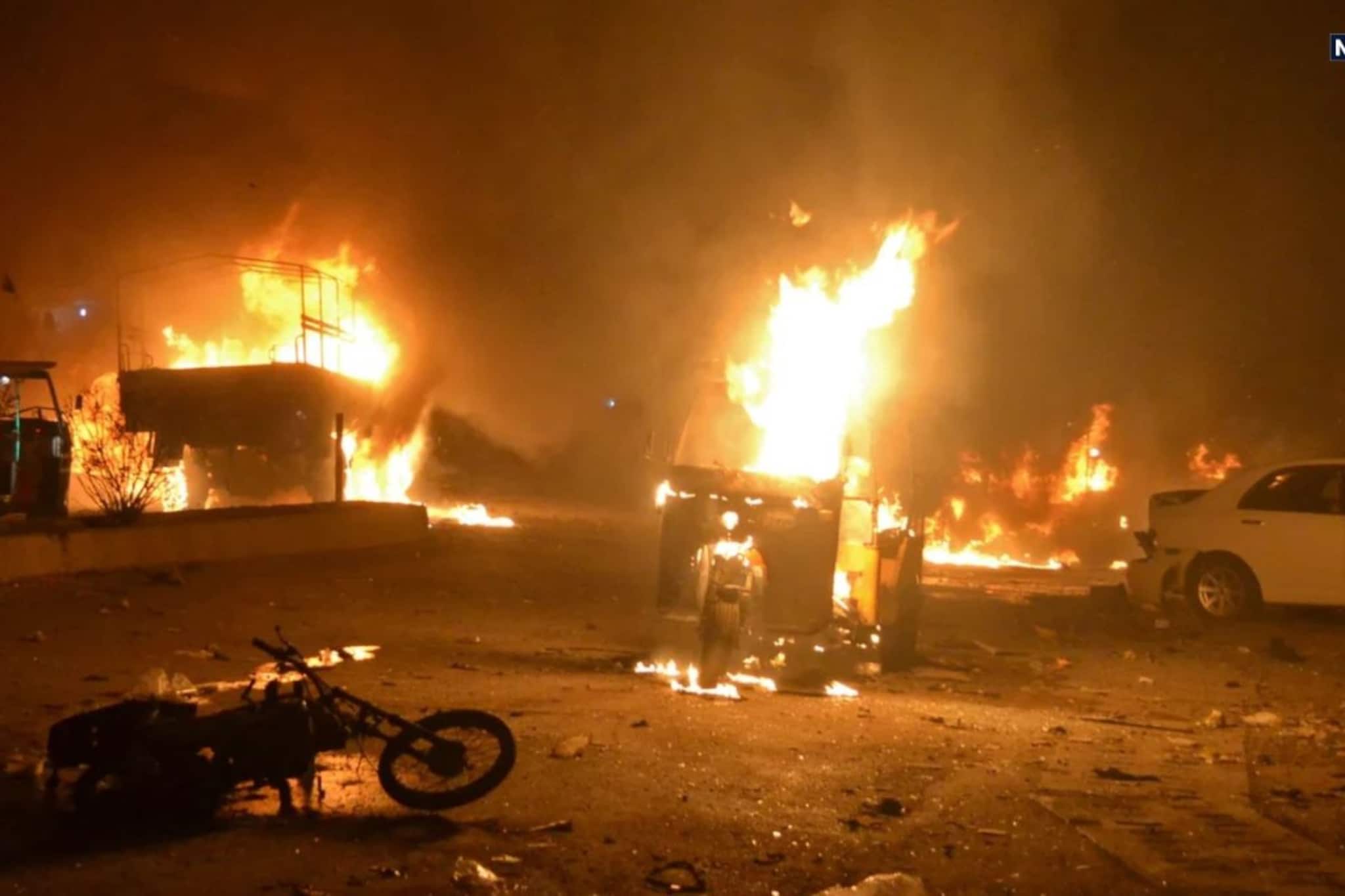 পাকিস্তানে রাতের অন্ধকারে আত্মঘাতী হামলা! পুলিশ স্টেশন লক্ষ্য করে বিস্ফোরণ, নিহত ৫