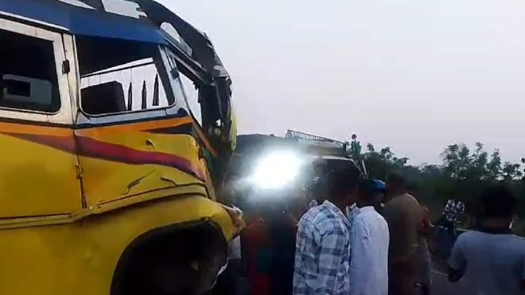 Bus Accident: নেত্রী মমতার সভা থেকে ফেরার পথে ভয়াবহ বাস দুর্ঘটনা, লরিকে মুখোমুখি ধাক্কা, আহত অন্তত ৩০