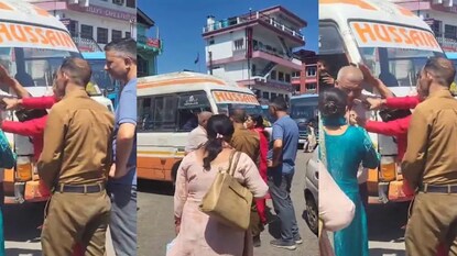 ‘আমার দোষটা কী…?’ কন্ডাক্টর হাত জোড় করে জিজ্ঞেস করছিলেন, দুই মহিলা তুমুল মারধর করেন ! ঝামেলার কারণ কী জানেন?