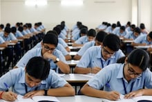 CBSE: লাল-কালি দিয়ে খাতা দেখা অতীত, বোর্ডের পরীক্ষার খাতা ‘চেক’ করছে AI! কীভাবে কাজ করে CBSE-র এই নতুন পদ্ধতি?