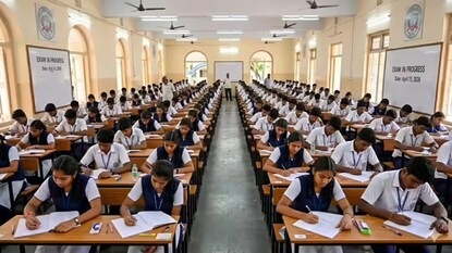 3rd language in CBSE: ১ জুলাই থেকেই নবম এবং দশম শ্রেণীতে তৃতীয় ভাষা বাধ্যতামূলক করছে CBSE
