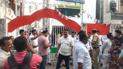 রণক্ষেত্র বিধান ভবন৷ 