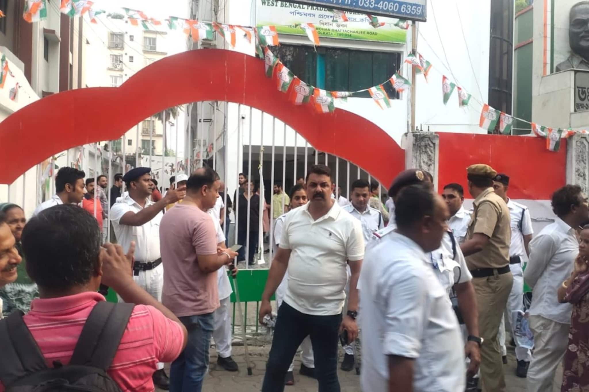 বালিগঞ্জে সোমেন পুত্র রোহনকে প্রার্থী করায় বিক্ষোভ, বিধান ভবনে রক্তারক্তি কাণ্ড! কংগ্রেসের কোন্দল চরমে