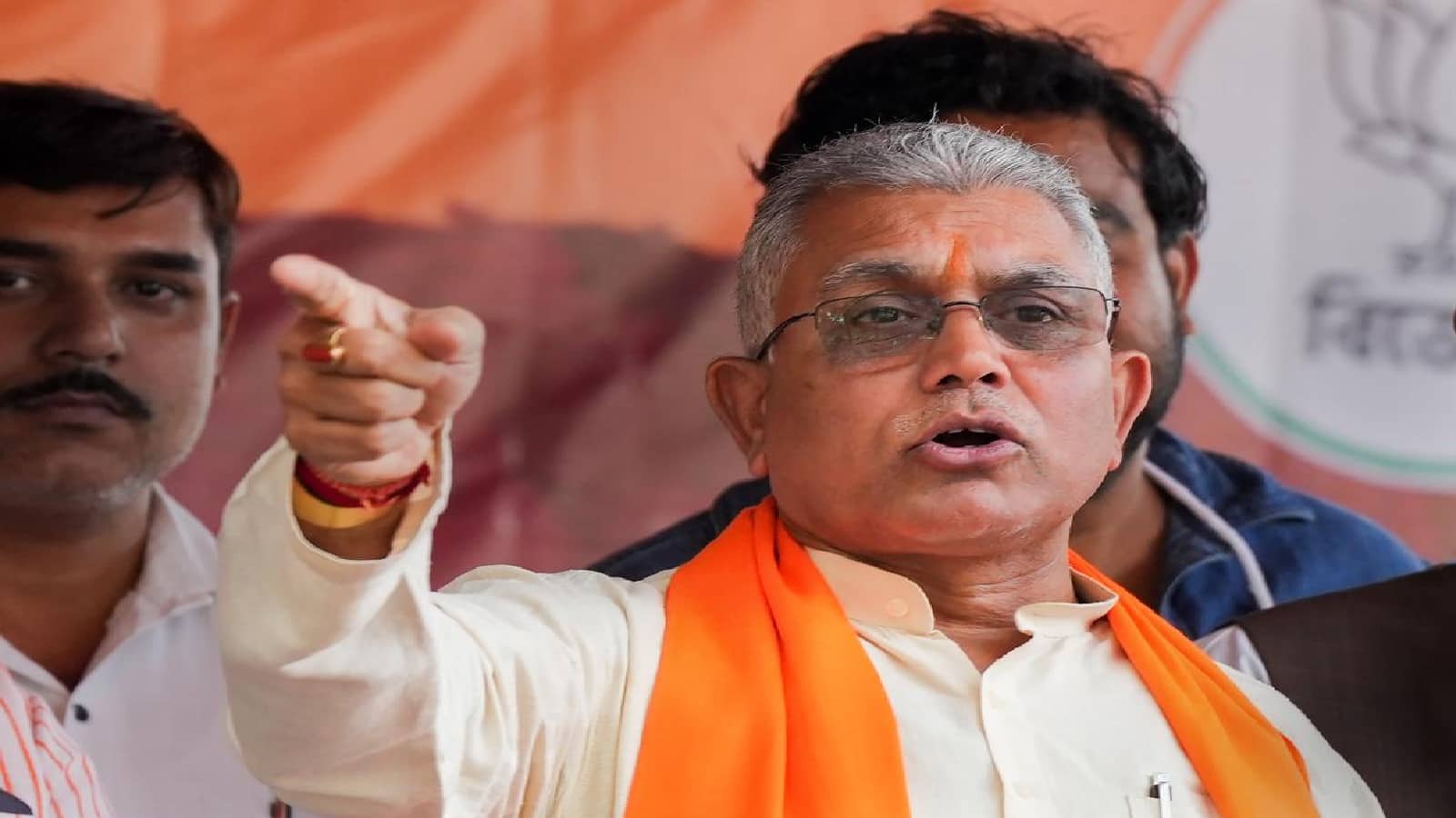 Dilip Ghosh BJP 'জেল তৈরি হচ্ছে, সব অ্যারেস্ট হবে'! তৃণমূলের বিরুদ্ধে দুর্নীতির মারাত্মক অভিযোগ তুলে কটাক্ষ দিলীপের | লেটেস্ট কলকাতার খবর - News18 Bengali