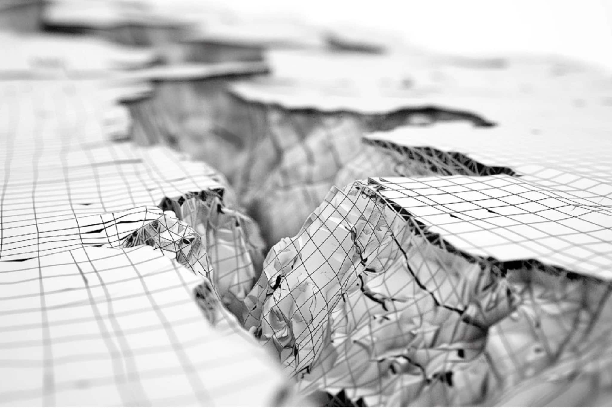 জোরাল ভূমিকম্পে কেঁপে উঠল ইন্দোনেশিয়া, কম্পনের তীব্রতা ৭.৪, জারি সুনামির সতর্কতা