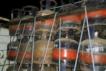 Jalpaiguri LPG Raid: মজুত করা শয়ে শয়ে খালি সিলিন্ডার, জলপাইগুড়ির গ্যাসের গো ডাউনে হঠাৎ কেন হানা দিল পুলিশ? অভিযোগ মারাত্মক