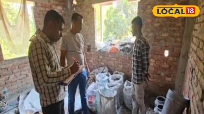 উদ্ধার করছে পুলিশ