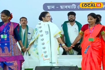 মুর্শিদাবাদে ভোট প্রচারে অন্য মুডে মমতা...! ধামসা-মাদলের তালে আদিবাসীদের সঙ্গে পা মেলালেন মুখ্যমন্ত্রী  