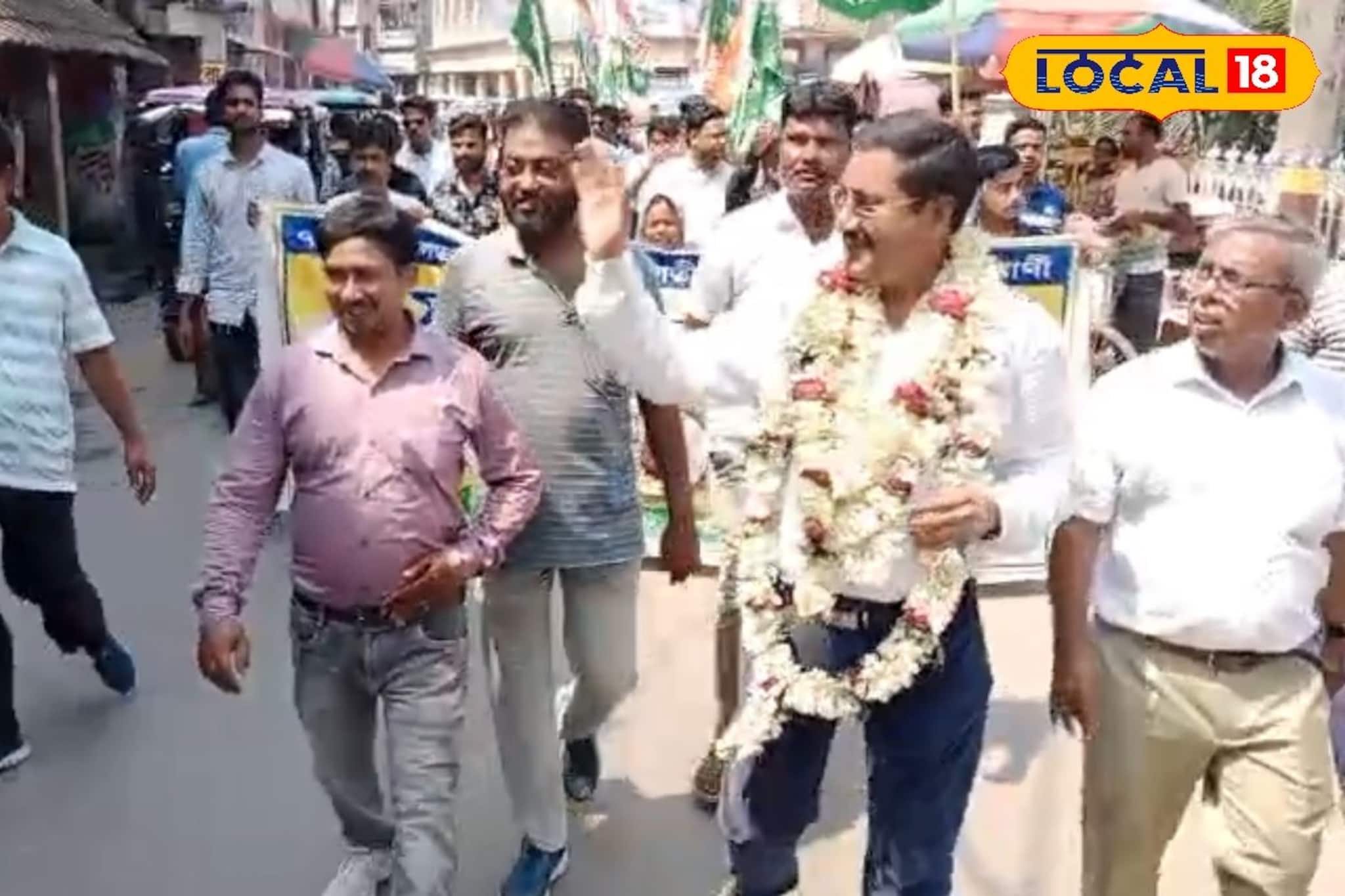  পায়ে হেঁটে ভোট প্রচার করেন! বেলডাঙায় এবার কংগ্রেসের গড় পুনরুদ্ধারে ভরসা শাহারুদ্দিন 