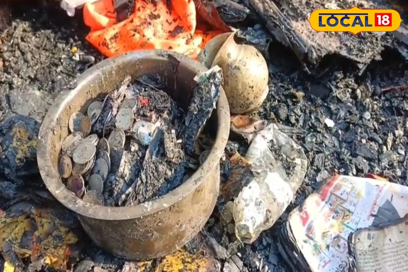 উত্তর ২৪ পরগনা, রুদ্র নারায়ণ রায়: ভাটপাড়া পৌরসভার ৩২ নম্বর ওয়ার্ডের কাকিনারা মাদ্রাল বজরংবলী মন্দির চত্বরে ভয়াবহ অগ্নিকাণ্ডের ঘটনায় ক্ষতিগ্রস্ত প্রায় ১০টি অস্থায়ী দোকান। আগুনে পুড়ে ছাই দোকানে রাখা পণ্যসামগ্রী ও নগদ অর্থ, যার ফলে লক্ষাধিক টাকার ক্ষয়ক্ষতির আশঙ্কা।