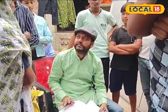 র-গৃহস্থালির কাজ নয়, অভিনব পদক্ষেপে ভোটের প্রচারে বেরিয়ে রোগী দেখছেন তৃণমূলের চিকি‍ৎসক-প্রার্থী