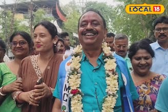 'নির্বাসনে যাবে বিরোধীরা'! মনোনয়নের পর হুঙ্কার এই তৃণমূল প্রার্থীর! কী হবে মা ও ছেলের লড়াইয়ে!