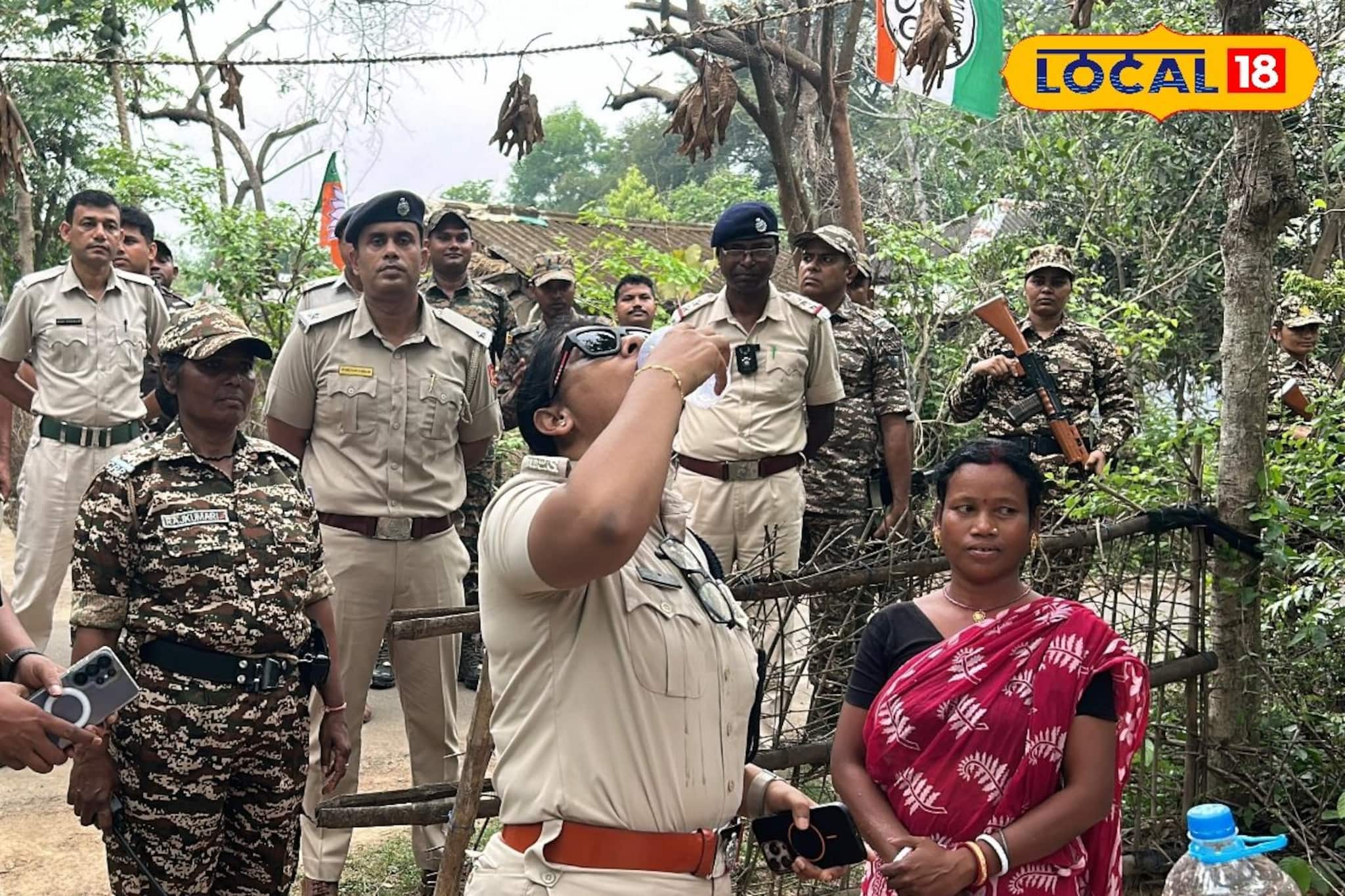  উর্দির আড়ালে মানবিক স্পর্শ, কেশিয়াড়ির গ্রামে গিয়ে জল চেয়ে খেলেন পুলিশ সুপার পাপিয়া সুলতানা