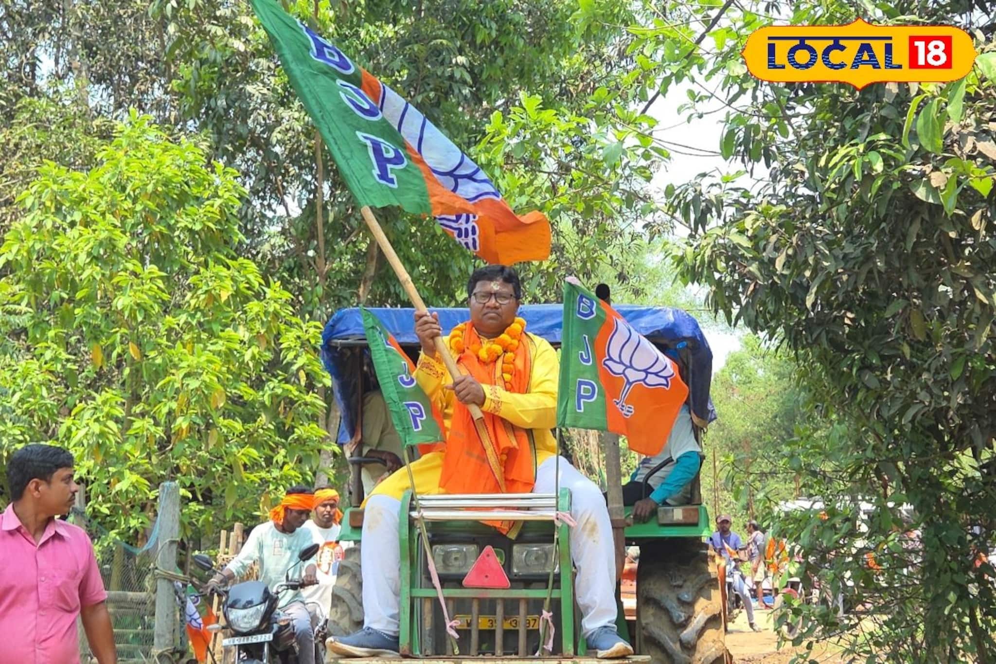 এনফিল্ড বাইক থেকে ট্রাক্টরের বনেটে ‘ফিল্মি’ মেজাজ, কেশিয়াড়ির প্রচারে চমক বিজেপি প্রার্থীর