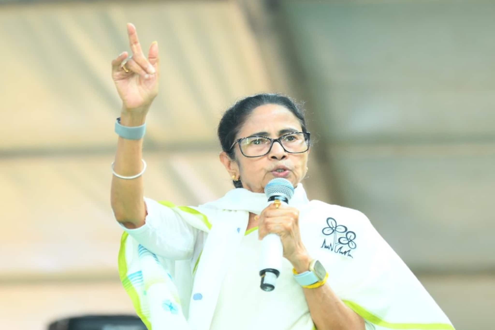 ‘বিজেপিকে বিশ্বাস করা আর গোখরো সাপকে বিশ্বাস করা একই ব্যাপার...!’ বনগাঁয় বললেন মমতা