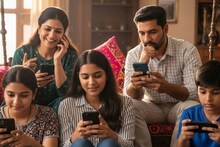 বাড়ির চার জন আলাদা-আলাদা রিচার্জ করানো বন্ধ করুন! এই ‘ফ্যামিলি প্যাক’ দিয়ে পুরো বাড়ি পাবে আনলিমিটেড ডেটা আর কলিং