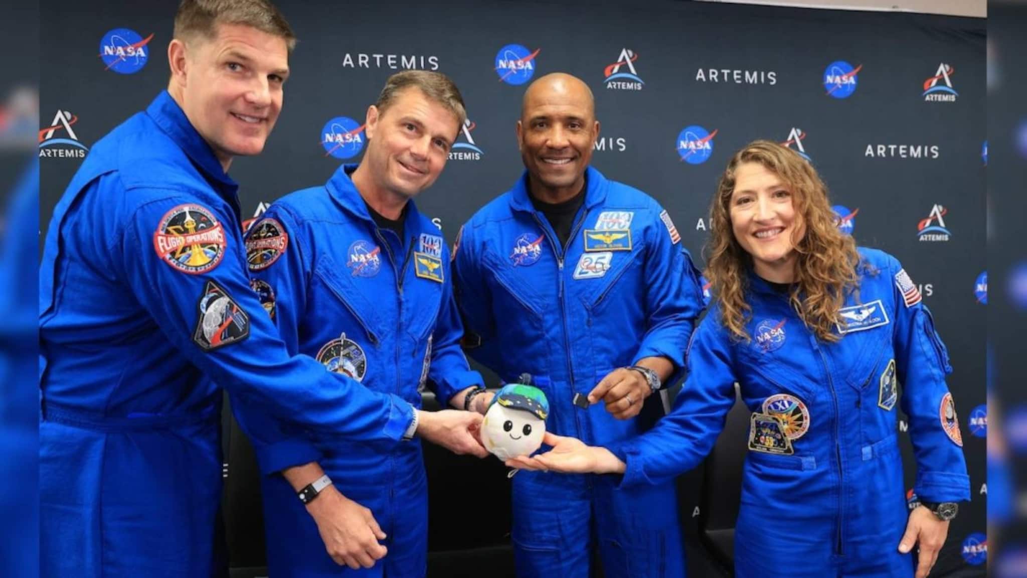 NASA Artemis II Crew Members: সার্ফিং, রক ক্লাইম্বিং-প্রেমী ক্রিস্টিনা চাঁদের পথে পাড়ি দেওয়া প্রথম নারী! নাসার চন্দ্রাভিযানে আর্টেমিস ২-এর বাকি মহাকাশচারীদেরও চিনে নিন