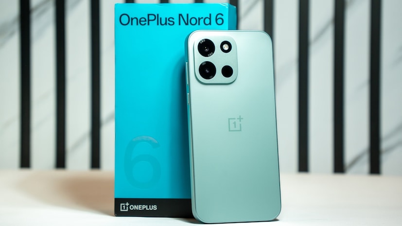 ওয়ানপ্লাস তাদের নতুন মিড-রেঞ্জ স্মার্টফোন OnePlus Nord 6 লঞ্চ করেছে, যাকে কোম্পানি ‘ক্যাটেগরি ডিসরাপ্টর’ বলছে। কারণ, এই দামে এমন শক্তিশালী ফিচার খুব কমই দেখা যায়। প্রথমে দামের কথা বললে, OnePlus Nord 6-এর 8GB RAM + 256GB স্টোরেজ ভ্যারিয়েন্টের দাম ৩৮,৯৯৯ টাকা, আর 12GB RAM + 256GB ভ্যারিয়েন্টের দাম ৪১,৯৯৯ টাকা। ওয়ানপ্লাস তাদের নতুন মিড-রেঞ্জ স্মার্টফোন OnePlus Nord 6 লঞ্চ করেছে, যাকে কোম্পানি ‘ক্যাটেগরি ডিসরাপ্টর’ বলছে। কারণ, এই দামে এমন শক্তিশালী ফিচার খুব কমই দেখা যায়। প্রথমে দামের কথা বললে, OnePlus Nord 6-এর 8GB RAM + 256GB স্টোরেজ ভ্যারিয়েন্টের দাম ৩৮,৯৯৯ টাকা, আর 12GB RAM + 256GB ভ্যারিয়েন্টের দাম ৪১,৯৯৯ টাকা।