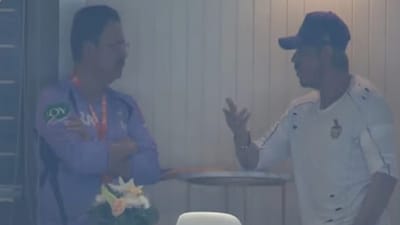 আলোচনায় শাহরুখ খান।