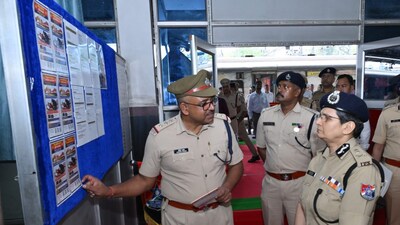आरपीएफ डीजी सोनाली मिश्रा ने पूर्वोत्तर सीमांत रेलवे में सुरक्षा बढ़ाई.