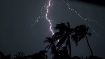 দুর্যোগ থেকে মুক্তি নয়, বঙ্গোপসাগর থেকে হু হু করে ঢুকছে জলীয় বাষ্প, হবে ঝড়-বৃষ্টির তাণ্ডব