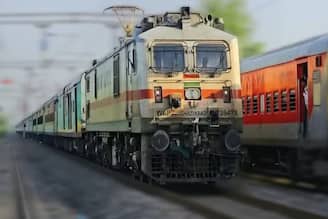 ট্যাঙ্ক তো দেখতে পান না...! কিন্তু ট্রেনের বাথরুম, বেসিনে জল কোথা থেকে আসে বলুন তো? 