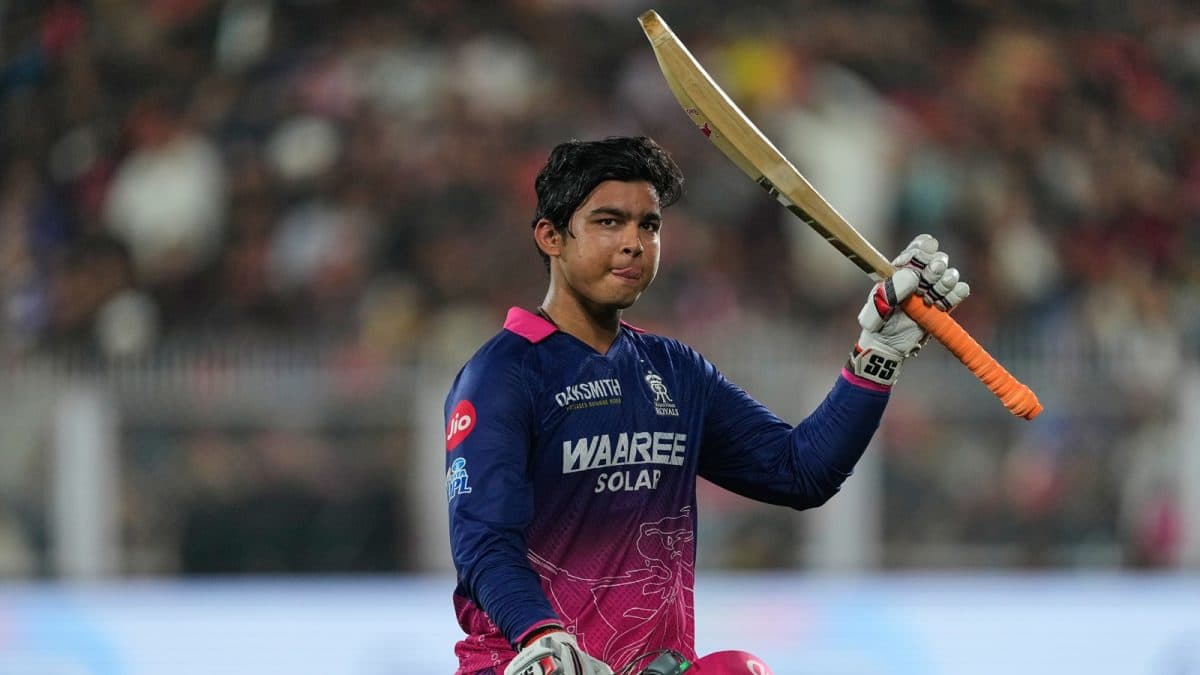 Vaibhav Sooryavanshi: প্রথম ভারতীয় বিশ্বে দ্বিতীয়, বড় রেকর্ড নিজের নামে করলেন বৈভব সূর্যবংশী Vaibhav Sooryavanshi: প্রথম ভারতীয় বিশ্বে দ্বিতীয়, বড় রেকর্ড নিজের নামে করলেন বৈভব সূর্যবংশী