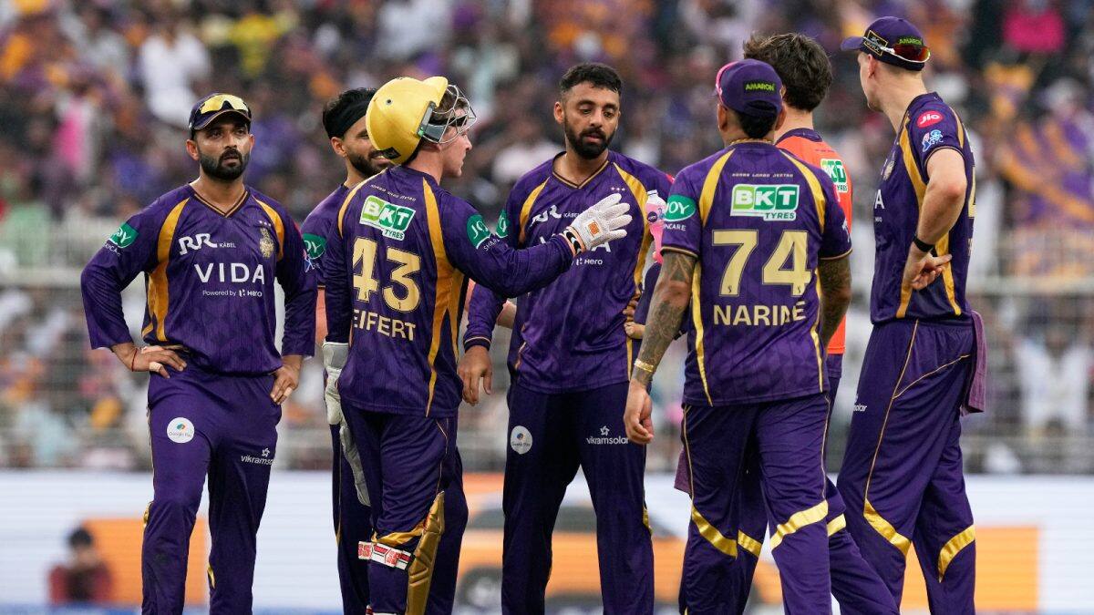 KKR vs RR IPL 2026 Varun Chakaravarthy Sunil Narine Kartik Tyagi Bowled ...