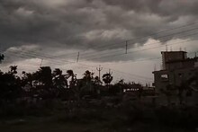 IMD Weather Forecast: প্রখর রোদে চড়ছে পারদ! আচমকাই ধেয়ে আসবে কালবৈশাখী? ঝেঁপে নামবে বৃষ্টি! আবহাওয়ার বড় খবর