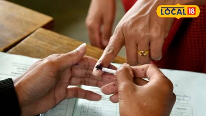 চ্যাংরাবান্ধার এক ভোটার অন্য বুথে গিয়ে ভোট দিয়ে ফেলেন | প্রতীকী ছবি