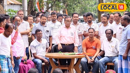 পাড়ায় পাড়ায় ঘুরে ভোটপ্রচার করছেন পরেশ চন্দ্র অধিকারী