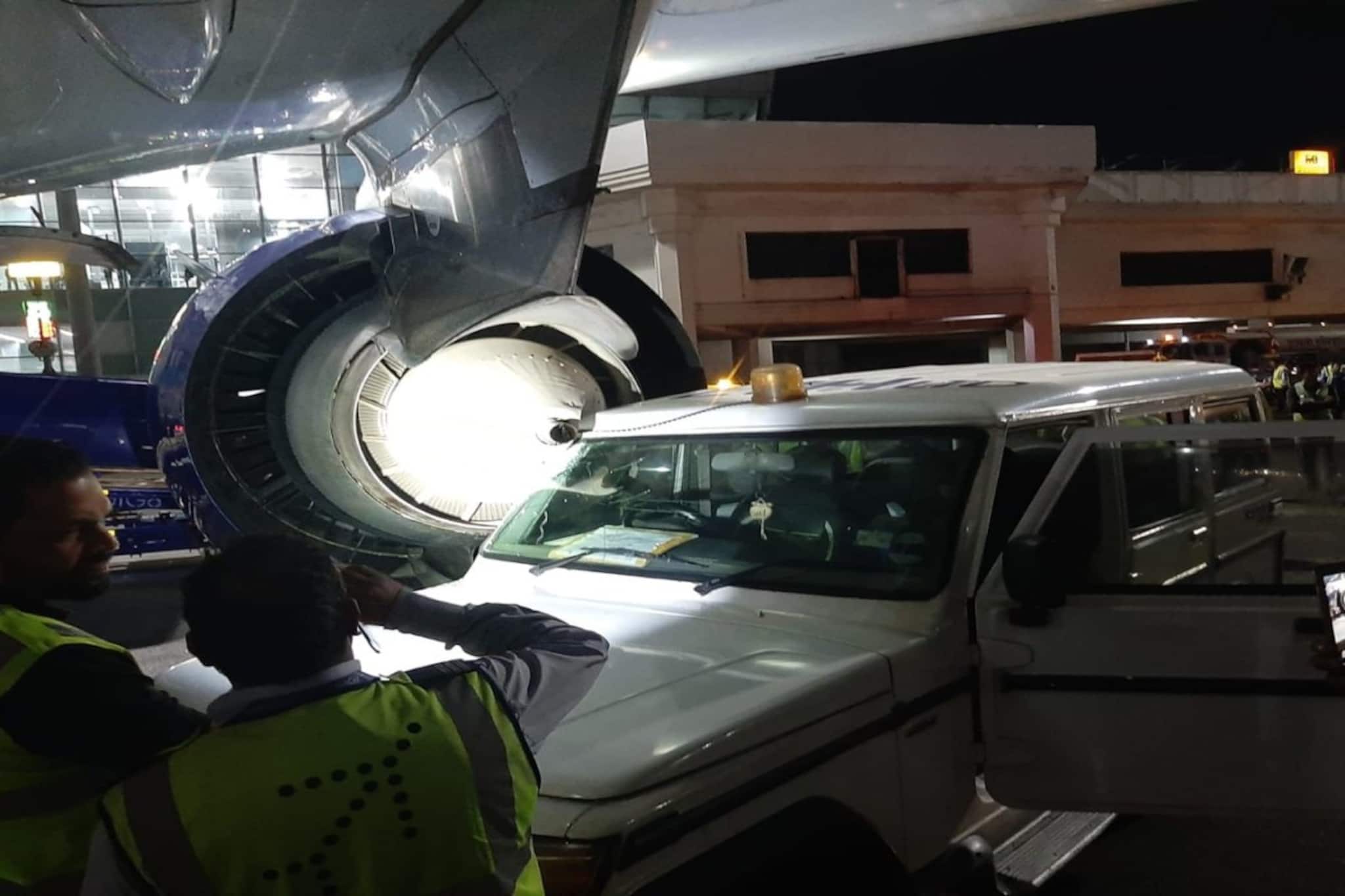 কলকাতা বিমানবন্দরে দাঁড়িয়ে থাকা ইন্ডিগোর বিমানে ধাক্কা ক্যান্টিনের গাড়ির! বড় দুর্ঘটনা থেকে অল্পের জন্য রক্ষা