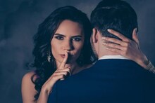 Extra Marital Affairs: মহিলারাই বেশি মজেছেন পরকীয়া সম্পর্কে! ৪০ লক্ষ ভারতীয় গোপন ডেটিং অ্যাপে! কোন শহর সবার শীর্ষে জানলে চমকে যাবেন