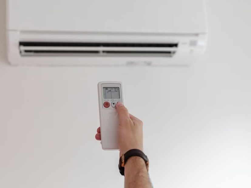 AC Electricity Bill Saving Tips: AC তো চালান, রিমোটের এই ‘গোপন’ সুইচ সম্পর্কে জানেন? ইলেকট্রিক বিল নামিয়ে আনে অর্ধেকে